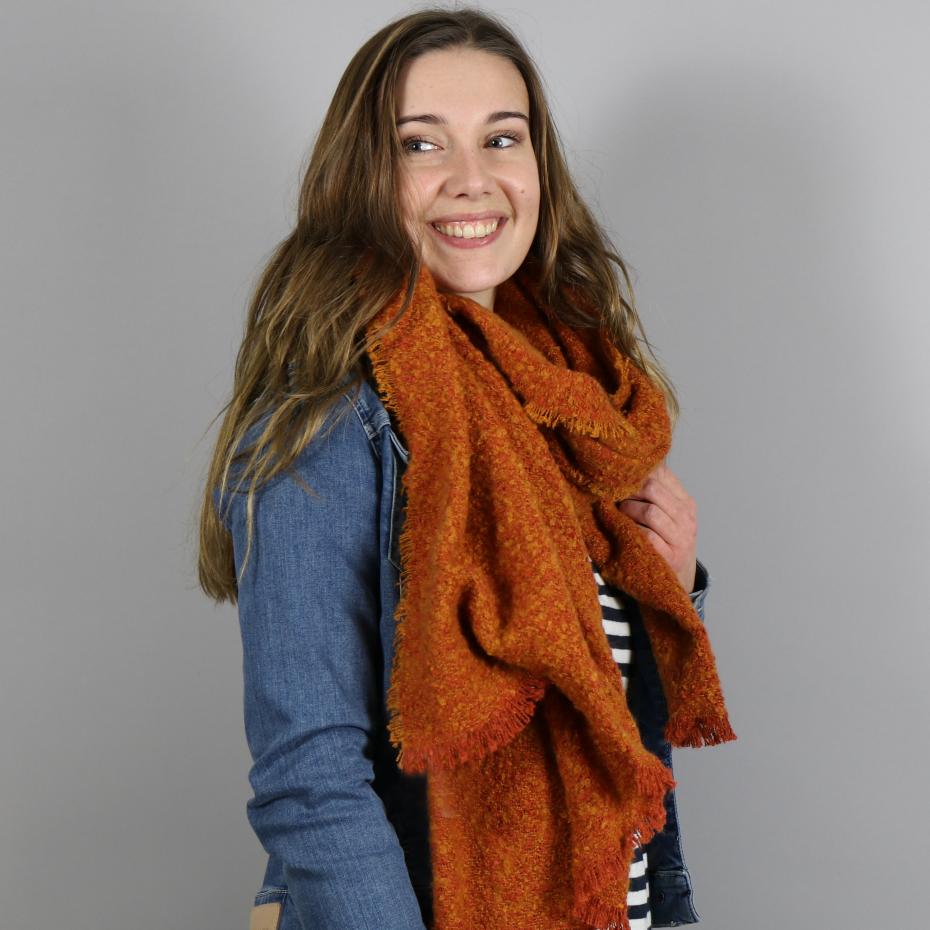 Super soft Boucle scarf in recycled Polyester made from recycled plastic bottles